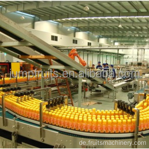 Orangensaftpackung in Flaschenfüllungsmaschine